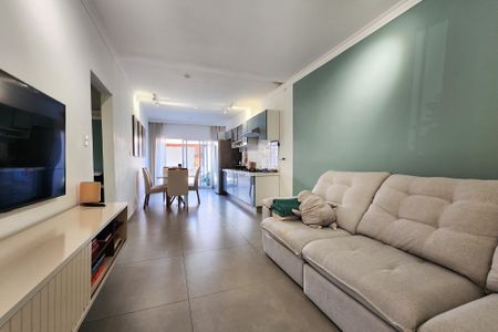 Casa à venda com 192m², 3 quartos e 2 vagas Casa à venda com 192m², 3 quartos e 2 vagasSala