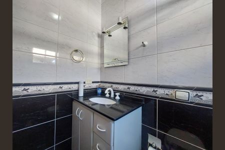 Casa à venda com 150m², 3 quartos e 4 vagasBanheiro Suíte 2