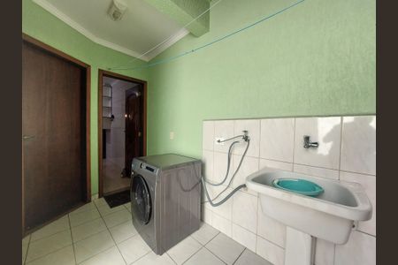 Casa à venda com 150m², 3 quartos e 4 vagasÁrea de Serviço