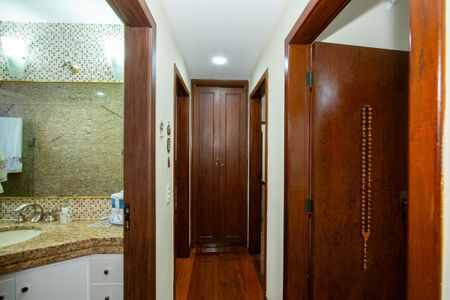 CORREDOR de apartamento para alugar com 3 quartos, 125m² em Gutierrez, Belo Horizonte