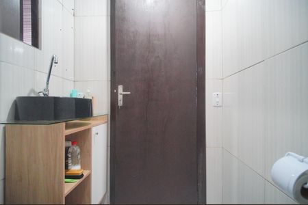 Casa à venda com 180m², 3 quartos e 2 vagasBanheiro 2