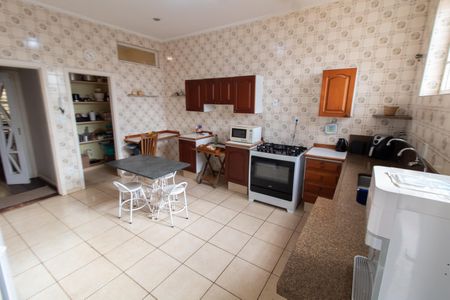 Casa à venda com 420m², 3 quartos e 10 vagas Casa à venda com 420m², 3 quartos e 10 vagasCozinha