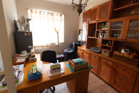 Casa à venda com 420m², 3 quartos e 10 vagas Casa à venda com 420m², 3 quartos e 10 vagasEscritório