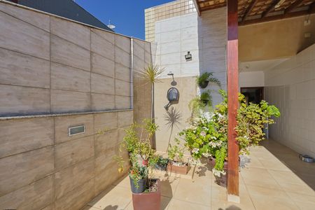 Apartamento à venda com 230m², 3 quartos e 2 vagas Apartamento à venda com 230m², 3 quartos e 2 vagasÁrea externa