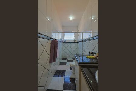 Apartamento à venda com 230m², 3 quartos e 2 vagas Apartamento à venda com 230m², 3 quartos e 2 vagasBanheiro da Suíte