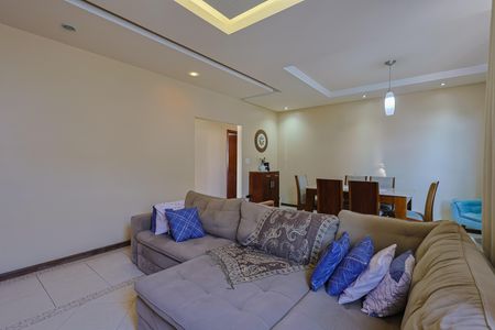 Apartamento à venda com 230m², 3 quartos e 2 vagas Apartamento à venda com 230m², 3 quartos e 2 vagasSala