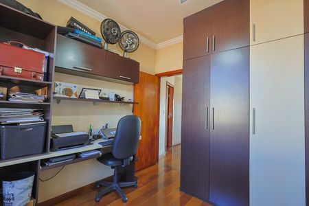 Apartamento à venda com 230m², 3 quartos e 2 vagas Apartamento à venda com 230m², 3 quartos e 2 vagasQuarto 2