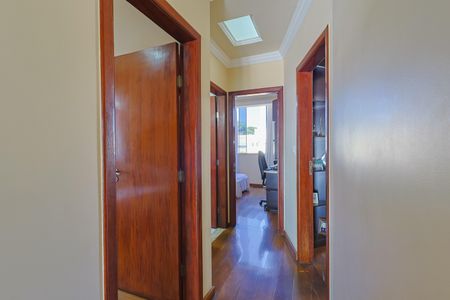 Apartamento à venda com 230m², 3 quartos e 2 vagas Apartamento à venda com 230m², 3 quartos e 2 vagasCorredor