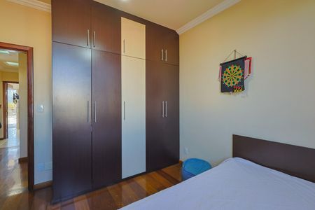 Apartamento à venda com 230m², 3 quartos e 2 vagas Apartamento à venda com 230m², 3 quartos e 2 vagasQuarto 2