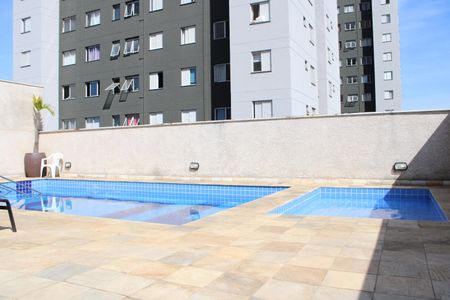 Apartamento à venda com 33m², 1 quarto e sem vagaÁrea comum - Piscina
