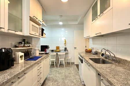 Apartamento à venda com 152m², 3 quartos e sem vagaCozinha