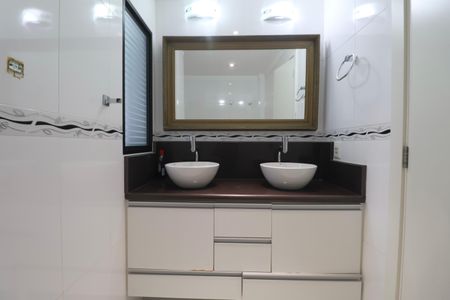 Apartamento para alugar com 200m², 5 quartos e 2 vagasBanheiro Suíte 3