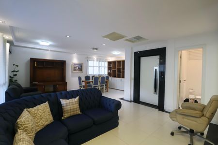 Apartamento para alugar com 200m², 5 quartos e 2 vagasSala