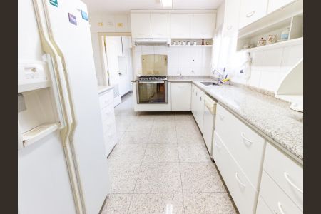 Apartamento à venda com 375m², 4 quartos e 5 vagasCozinha