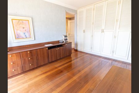 Apartamento à venda com 375m², 4 quartos e 5 vagasSuíte 4