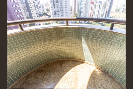 Apartamento à venda com 375m², 4 quartos e 5 vagasSuíte 4 - Varanda