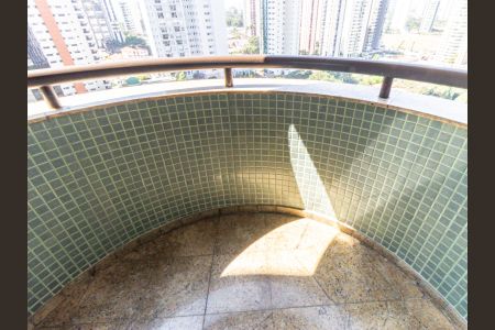 Apartamento à venda com 375m², 4 quartos e 5 vagasSuíte 2 - Varanda