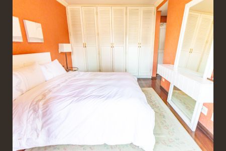 Apartamento à venda com 375m², 4 quartos e 5 vagasSuíte 2