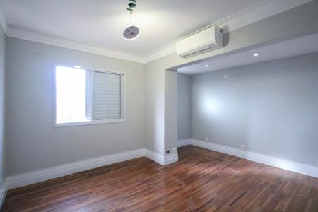 Apartamento à venda com 170m², 3 quartos e 2 vagas Apartamento à venda com 170m², 3 quartos e 2 vagasSuíte