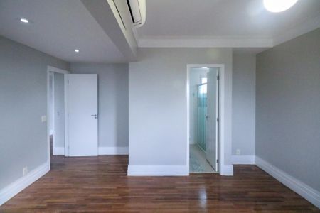 Apartamento à venda com 170m², 3 quartos e 2 vagas Apartamento à venda com 170m², 3 quartos e 2 vagasSuíte