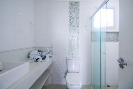 Apartamento à venda com 170m², 3 quartos e 2 vagas Apartamento à venda com 170m², 3 quartos e 2 vagasBanheiro da Suíte