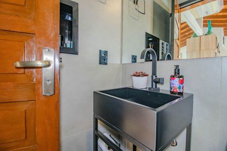 Casa à venda com 340m², 3 quartos e 2 vagasBanheiro Social 3