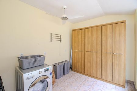 Casa à venda com 340m², 3 quartos e 2 vagasÁrea de Serviço