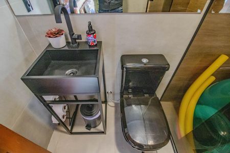 Casa à venda com 340m², 3 quartos e 2 vagasBanheiro Social 3