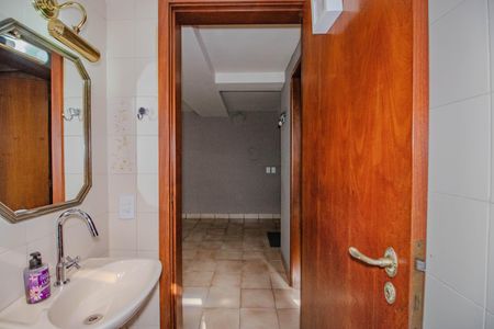 Casa à venda com 340m², 3 quartos e 2 vagasBanheiro de Serviço