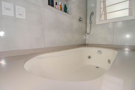 Casa à venda com 340m², 3 quartos e 2 vagasBanheiro da Suíte