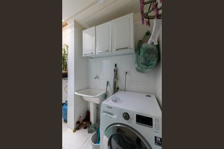 Casa de condomínio à venda com 64m², 2 quartos e 1 vagaÁrea de Serviço