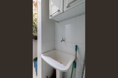 Casa de condomínio à venda com 64m², 2 quartos e 1 vagaÁrea de Serviço