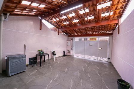 Casa à venda com 75m², 2 quartos e 2 vagasGaragem