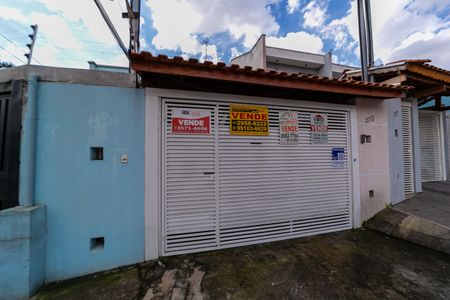 Casa à venda com 75m², 2 quartos e 2 vagasFachada