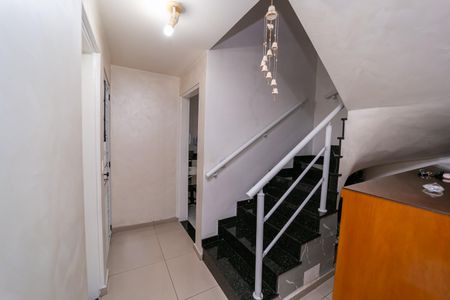 Casa à venda com 75m², 2 quartos e 2 vagasCorredor