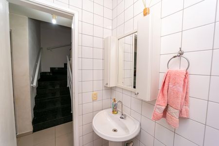 Casa à venda com 75m², 2 quartos e 2 vagasBanheiro Social