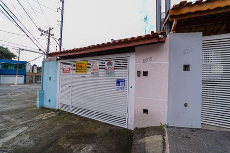 Casa à venda com 75m², 2 quartos e 2 vagasFachada