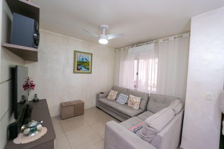 Casa à venda com 75m², 2 quartos e 2 vagasSala