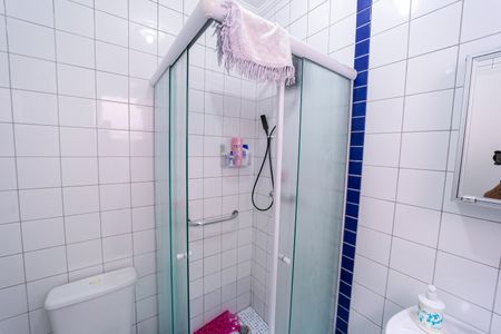 Casa à venda com 75m², 2 quartos e 2 vagasBanheiro do Quarto 2