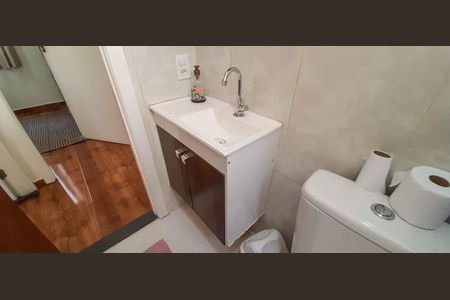 Apartamento à venda com 38m², 2 quartos e sem vaga Apartamento à venda com 38m², 2 quartos e sem vagaBanheiro