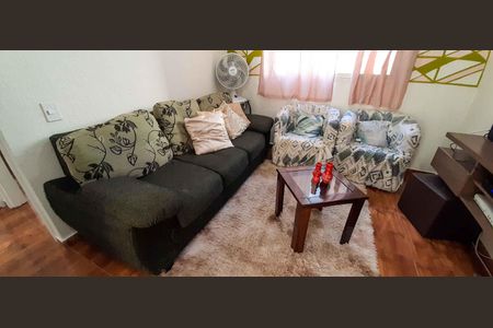 Apartamento à venda com 38m², 2 quartos e sem vaga Apartamento à venda com 38m², 2 quartos e sem vagaSala