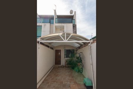 Casa à venda com 120m², 3 quartos e 2 vagasFachada