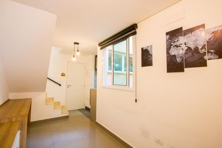 Casa de condomínio à venda com 72m², 1 quarto e 1 vaga Casa de condomínio à venda com 72m², 1 quarto e 1 vagaSala
