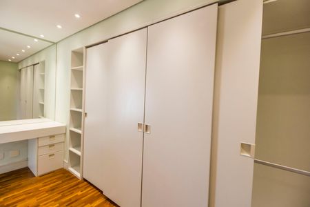 Apartamento à venda com 202m², 3 quartos e 3 vagasCloset da suíte 1