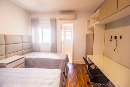 Apartamento à venda com 202m², 3 quartos e 3 vagasSuíte 2