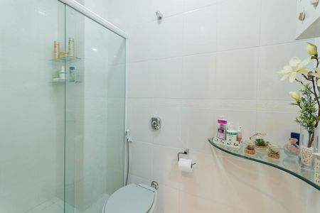 Apartamento à venda com 79m², 2 quartos e 1 vaga Apartamento à venda com 79m², 2 quartos e 1 vagaBanheiro