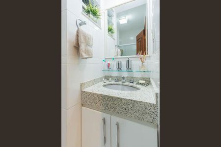 Apartamento à venda com 79m², 2 quartos e 1 vaga Apartamento à venda com 79m², 2 quartos e 1 vagaBanheiro