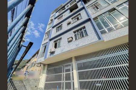 Apartamento à venda com 79m², 2 quartos e 1 vaga Apartamento à venda com 79m², 2 quartos e 1 vagaFachada