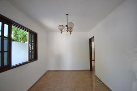 Sala de casa para alugar com 2 quartos, 75m² em Campo Grande, Rio de Janeiro