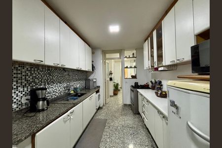 Apartamento à venda com 150m², 4 quartos e 1 vagaCozinha
